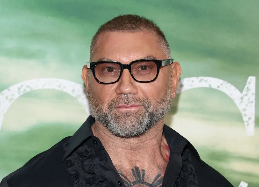 Dave Bautista está próximo de viver Kratos na série de God of War após saída de Ryan Hurst